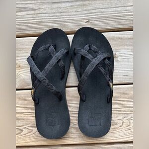 Teva Olowahu Flip-Flop Black Women’s Sz 8